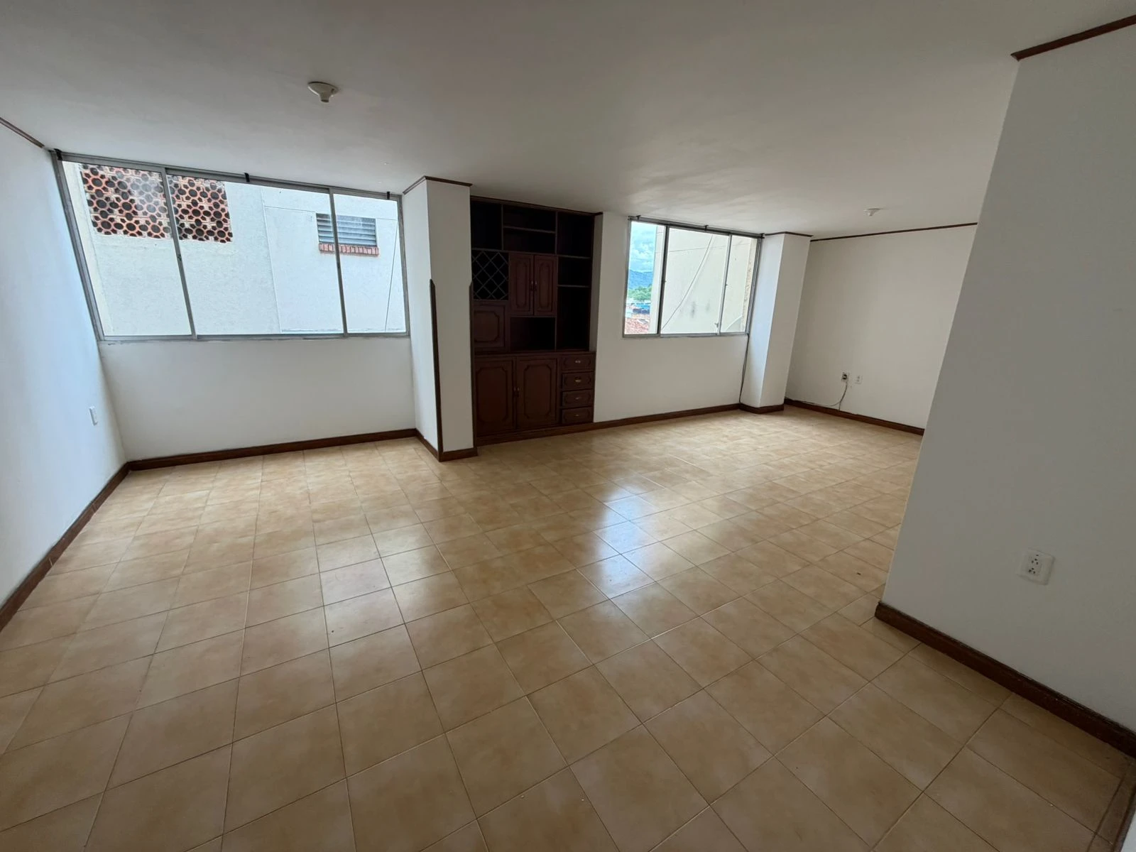 ARRIENDO APTO ZONA CENTRO  - 913