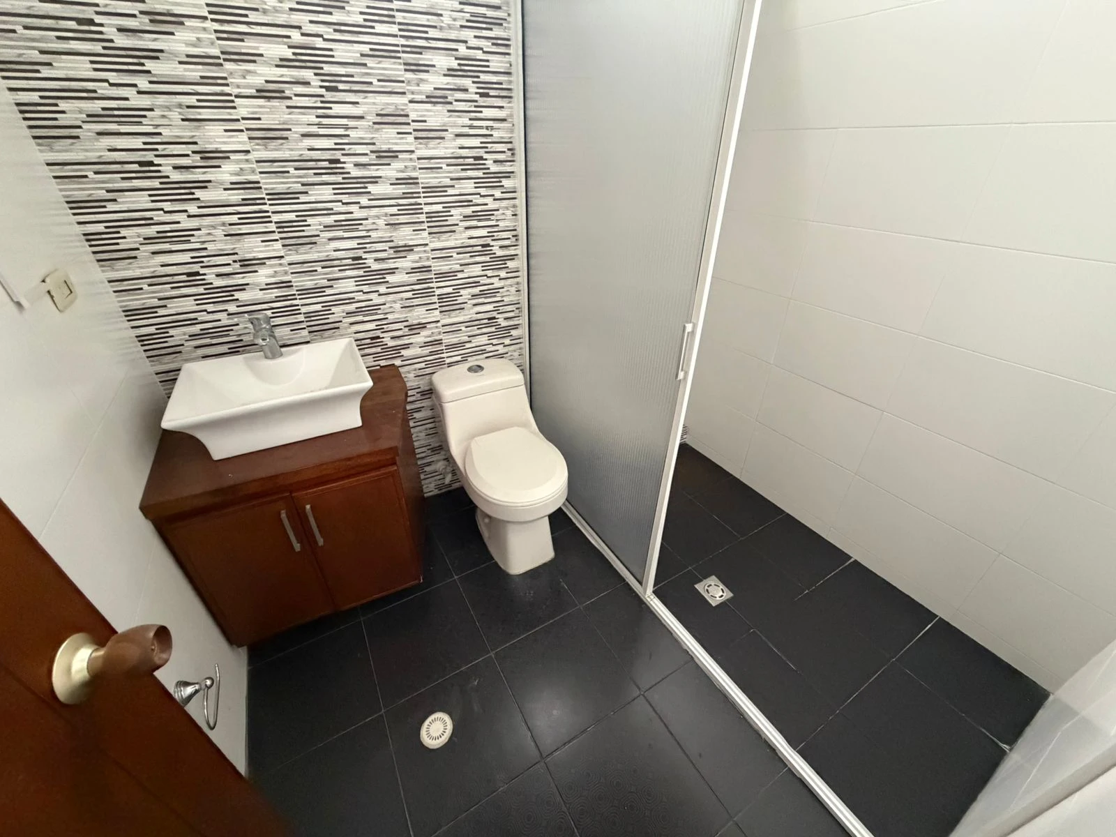 ARRIENDO APTO ZONA CENTRO  - 913
