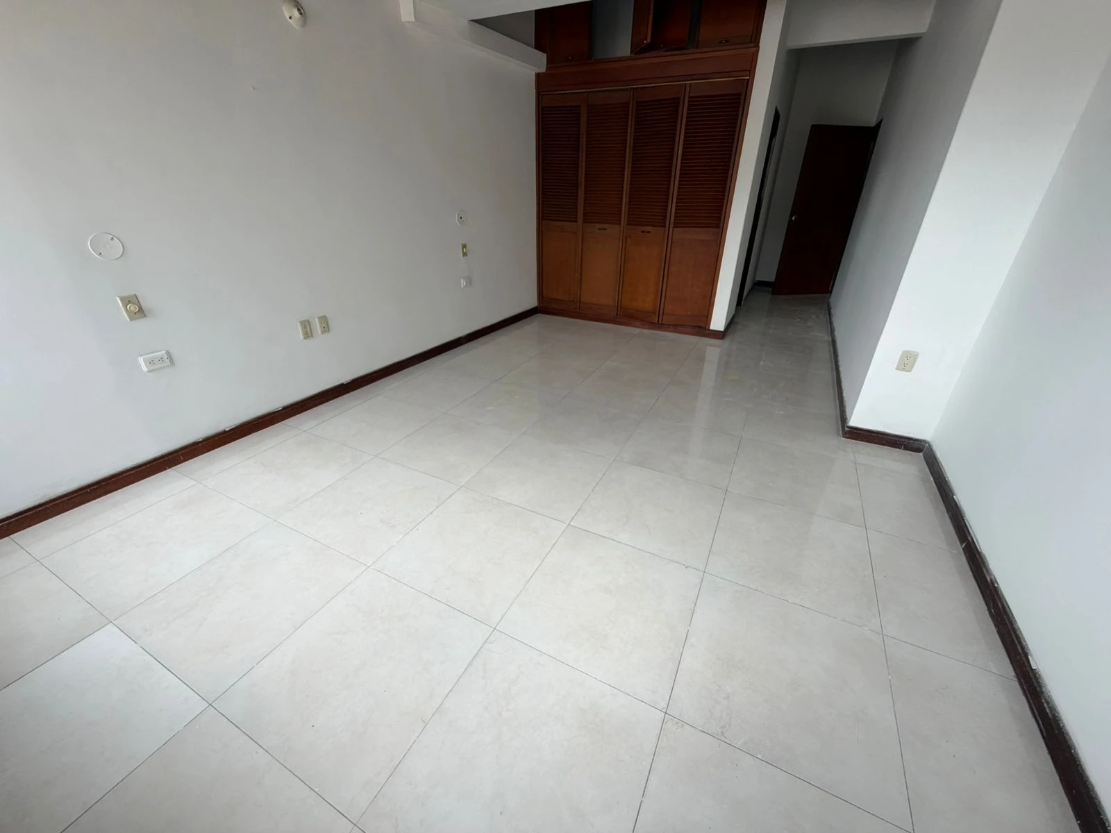 ARRIENDO APTO ZONA CENTRO  - 913