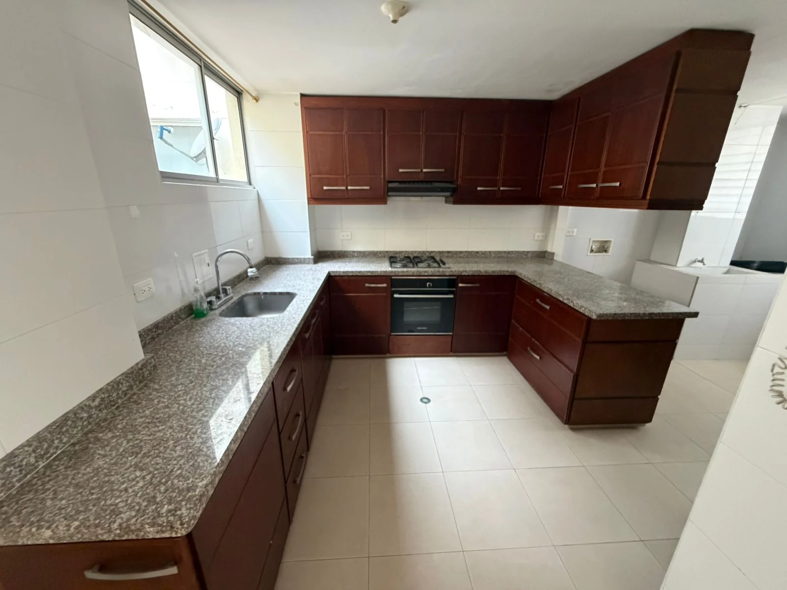 ARRIENDO APTO ZONA CENTRO  - 913