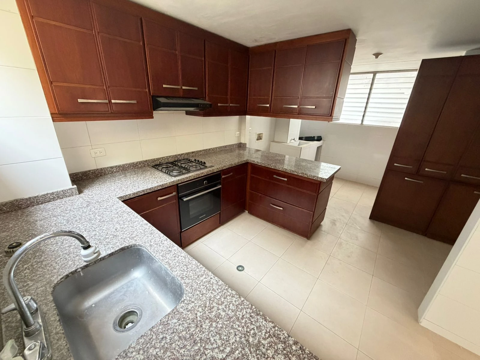 ARRIENDO APTO ZONA CENTRO  - 913