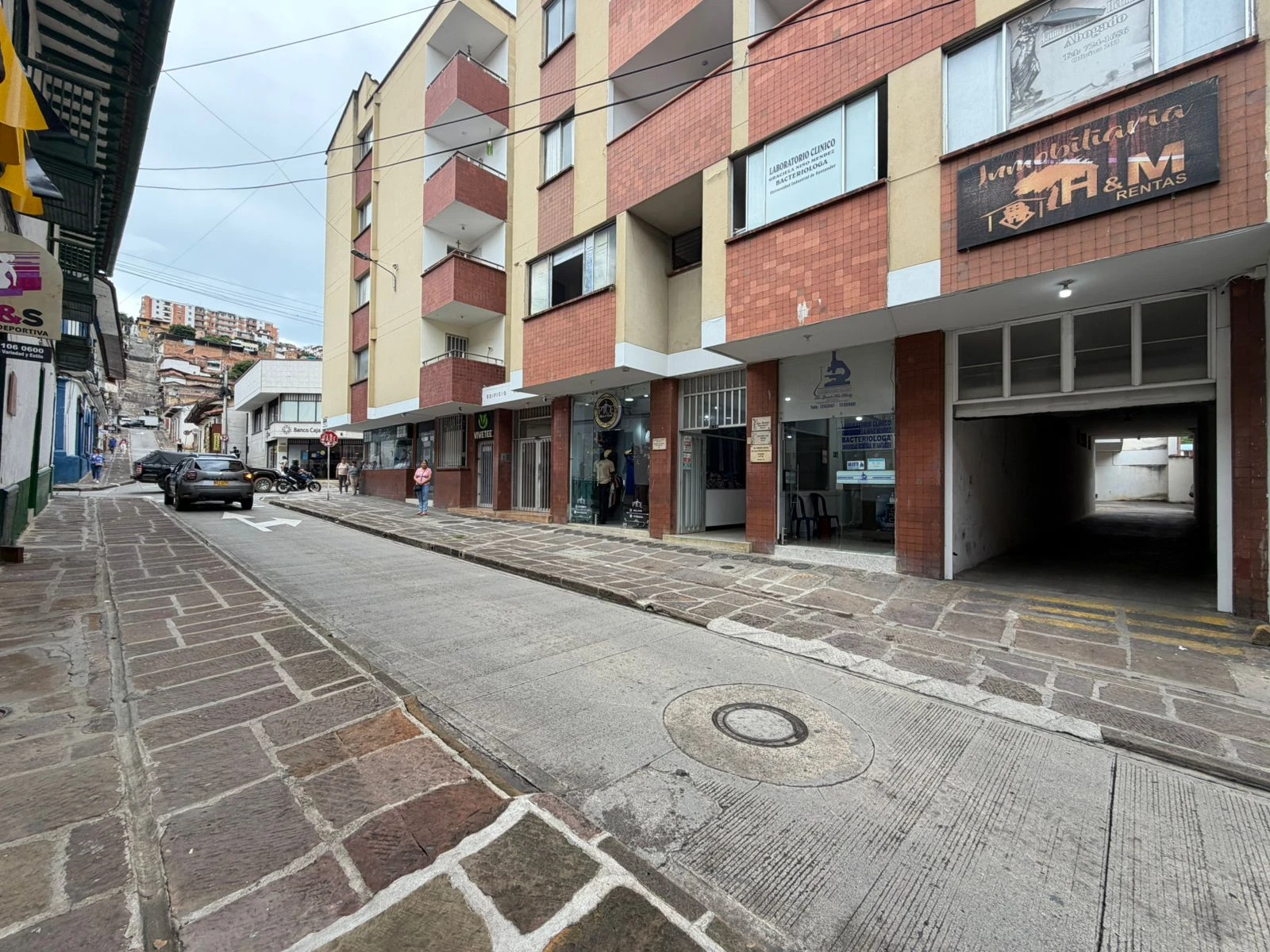 ARRIENDO APTO ZONA CENTRO  - 913