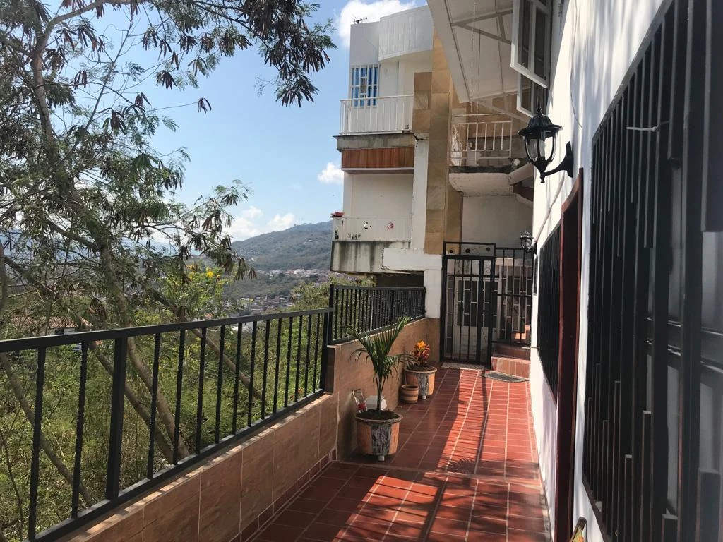 VENTA APARTAMENTO CON GARAJE  - AS6