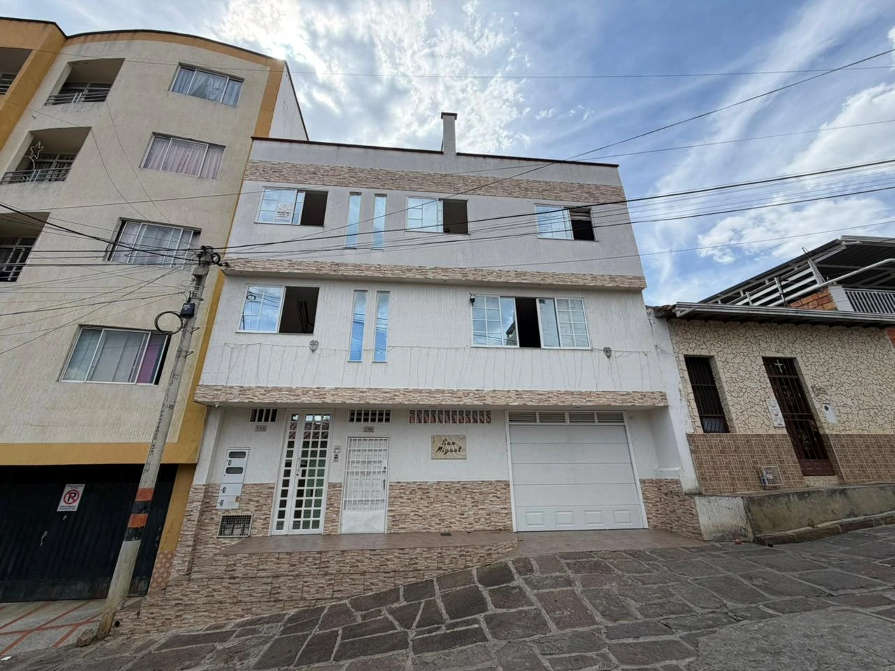 ARRIENDO APARTAMENTO DUPLEX - 748