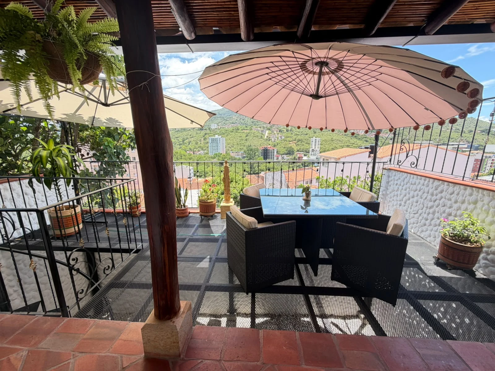 VENDO CASA COLONIAL  - CS1