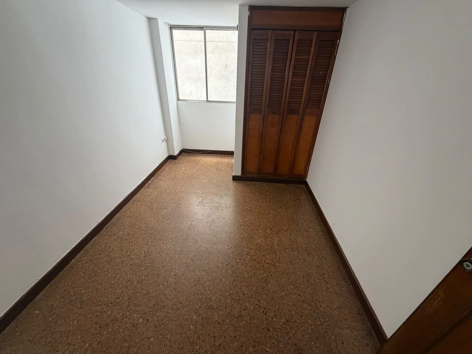 ARRIENDO APARTAMENTO EN EL CENTRO - 913