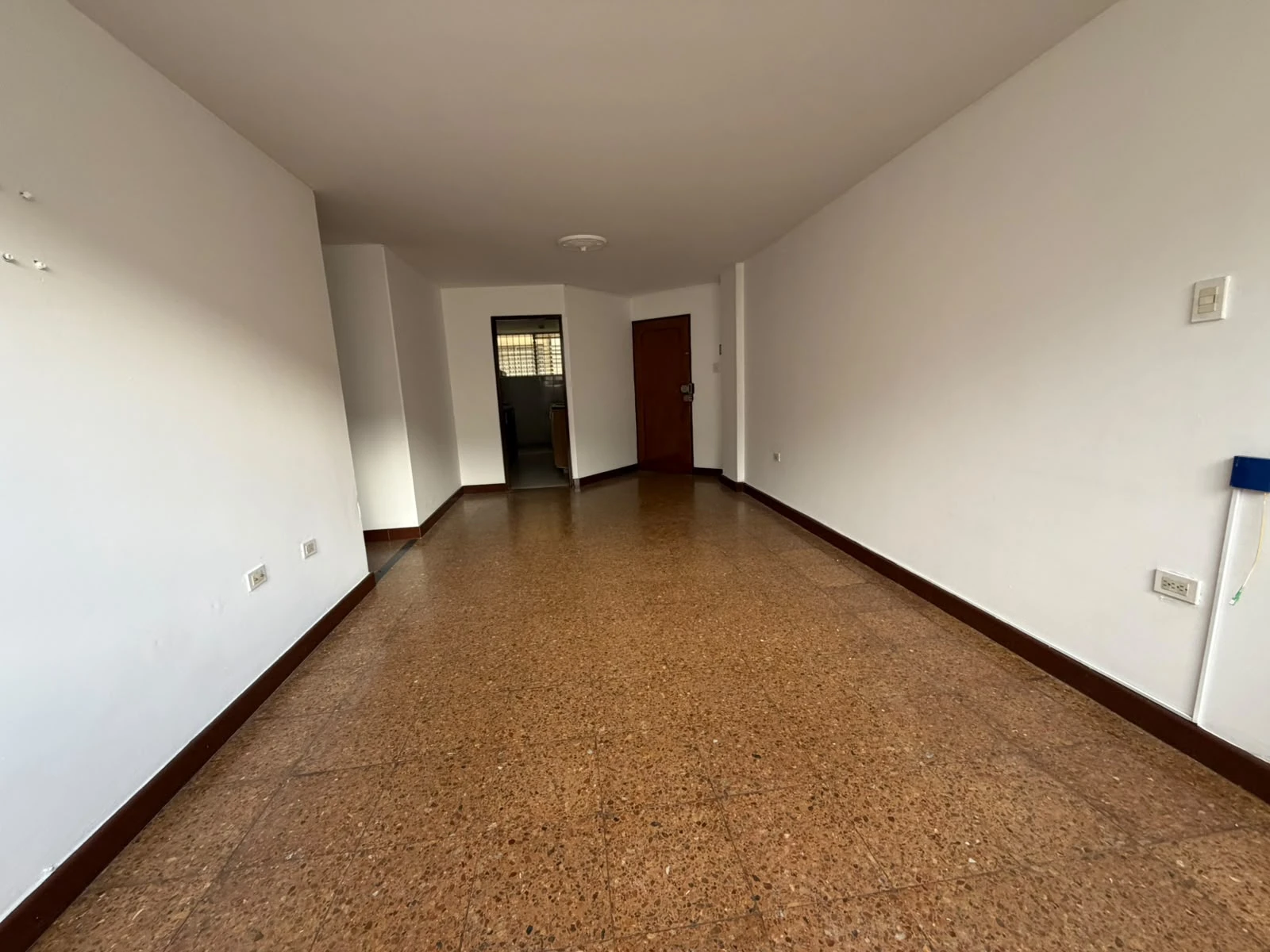 ARRIENDO APARTAMENTO EN EL CENTRO - 913