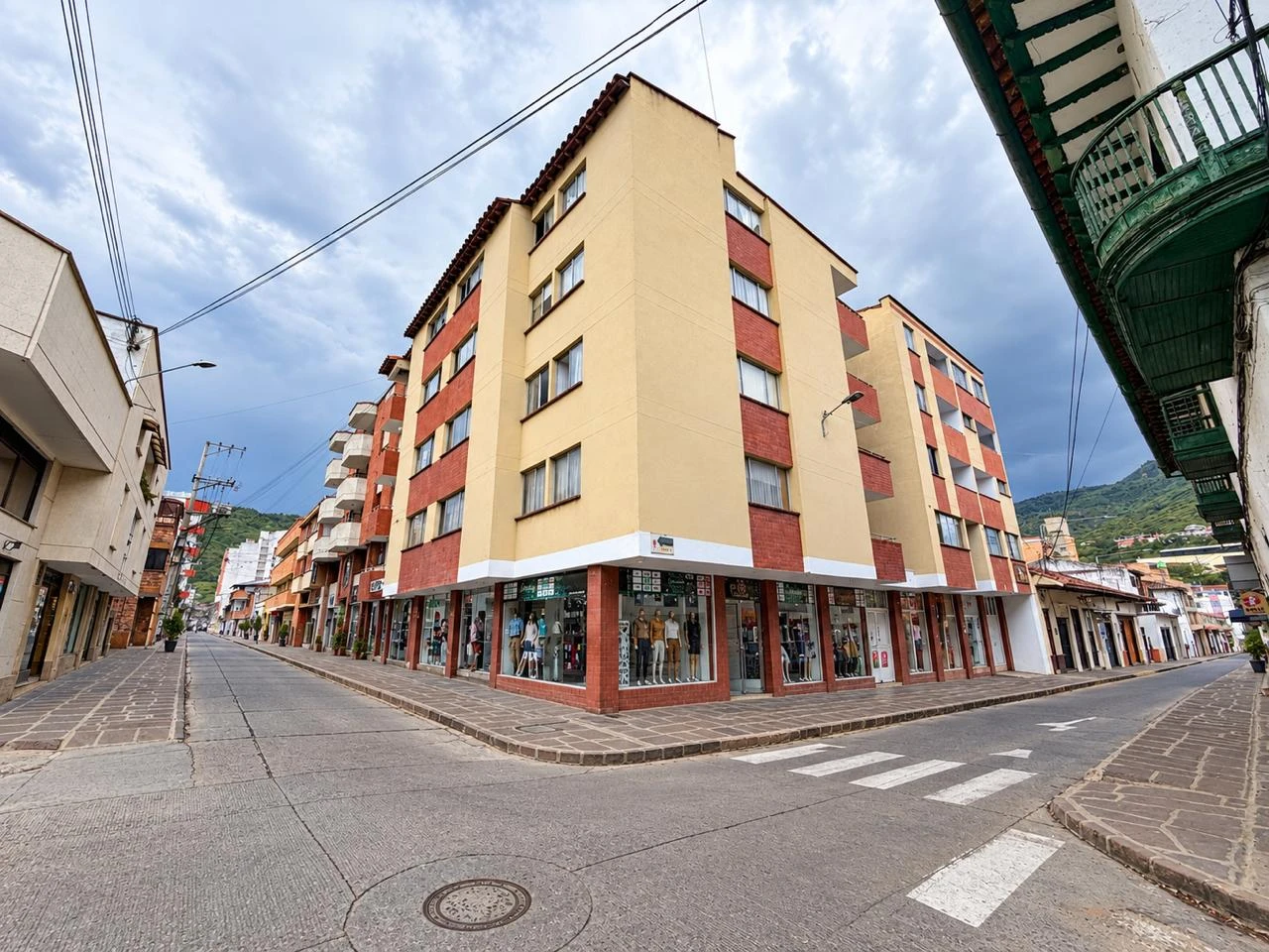 ARRIENDO APARTAMENTO EN EL CENTRO - 913