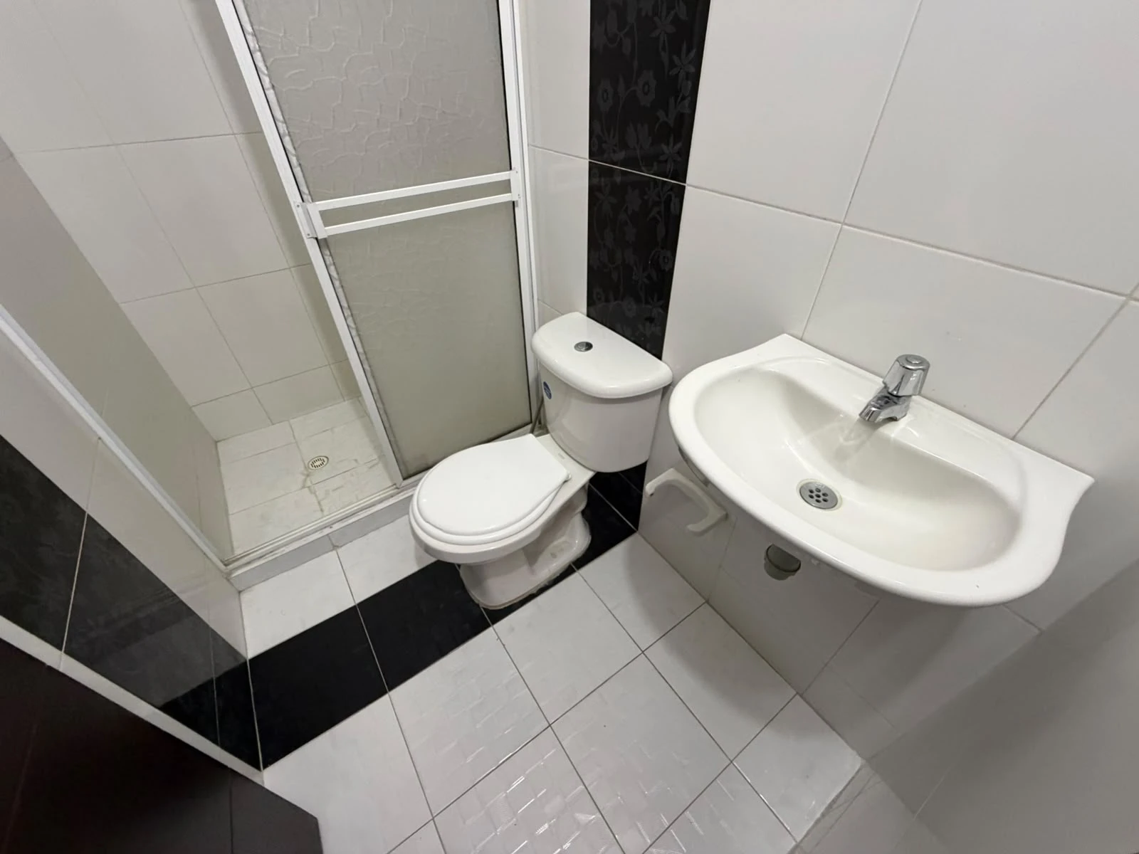 ARRIENDO APARTAMENTO CIUDAD FUTURO - 248