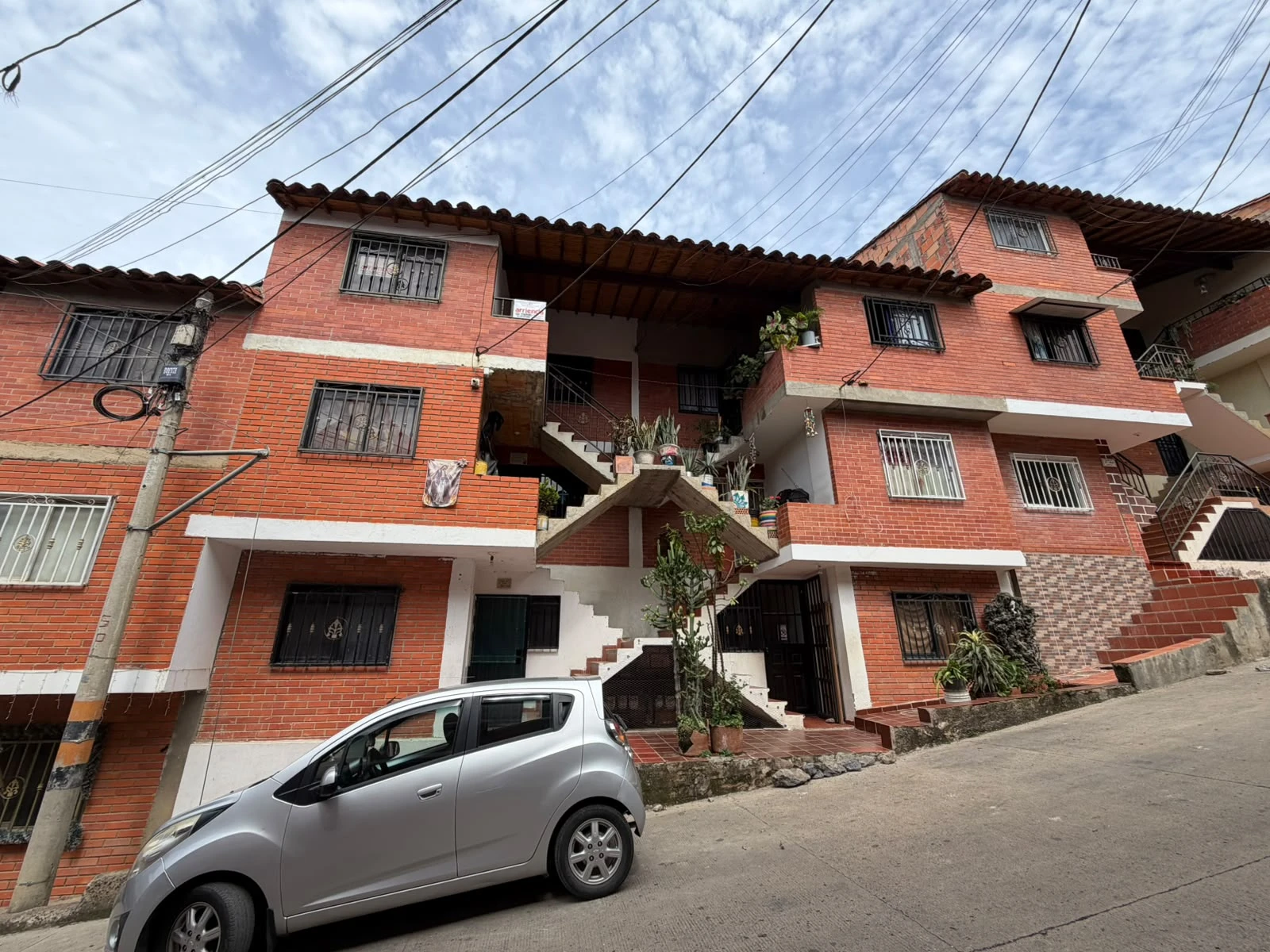 ARRIENDO APARTAMENTO CIUDAD FUTURO - 248