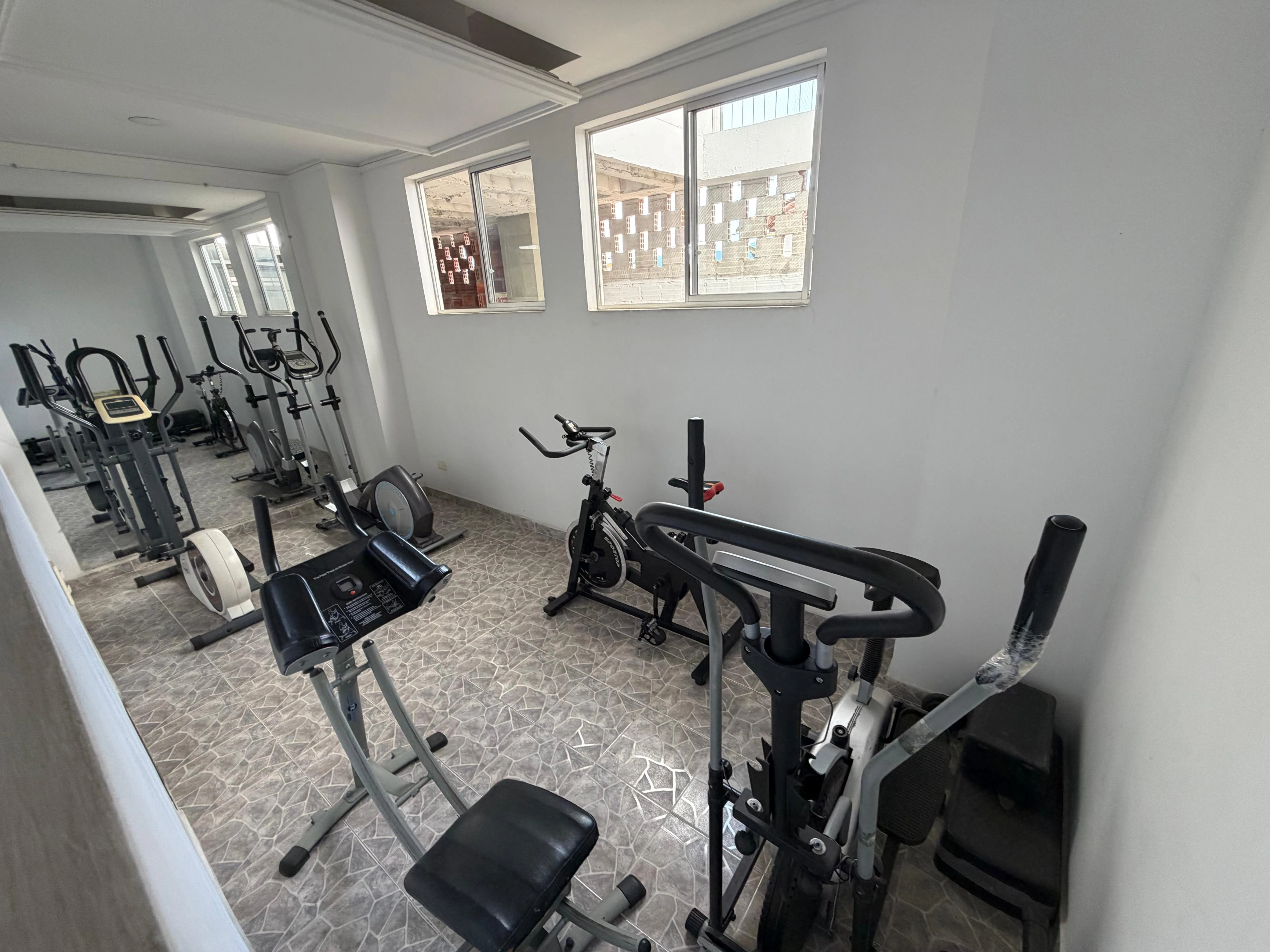 VENDO APTO 147,65M2 ASCENSOR  - AS7