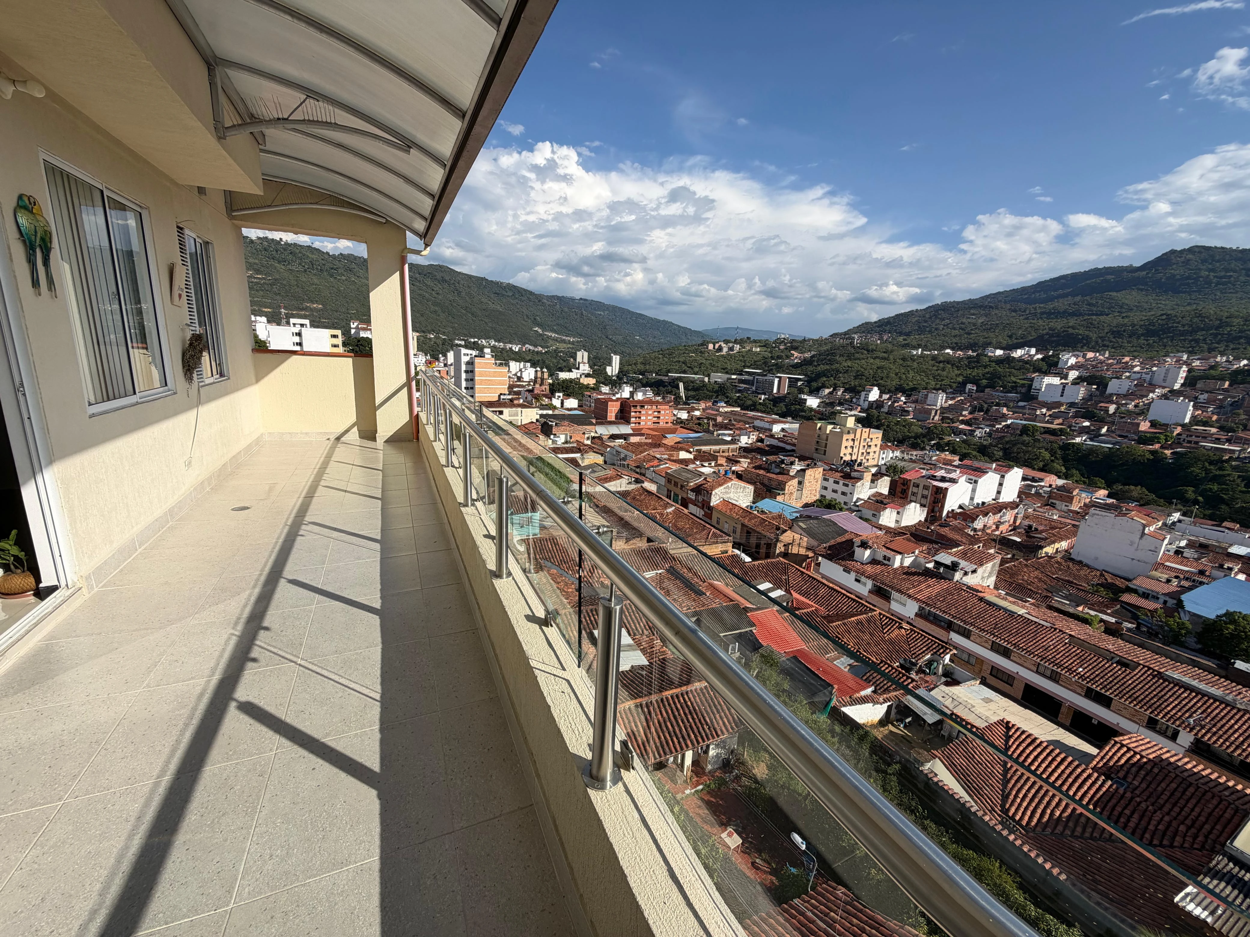 VENDO APTO 147,65M2 ASCENSOR  - AS7