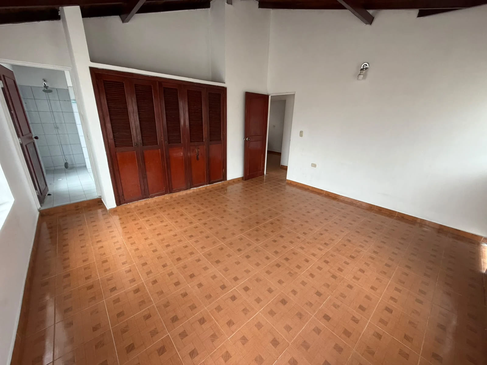 ARRIENDO CASA EN ALTAMIRA - 736
