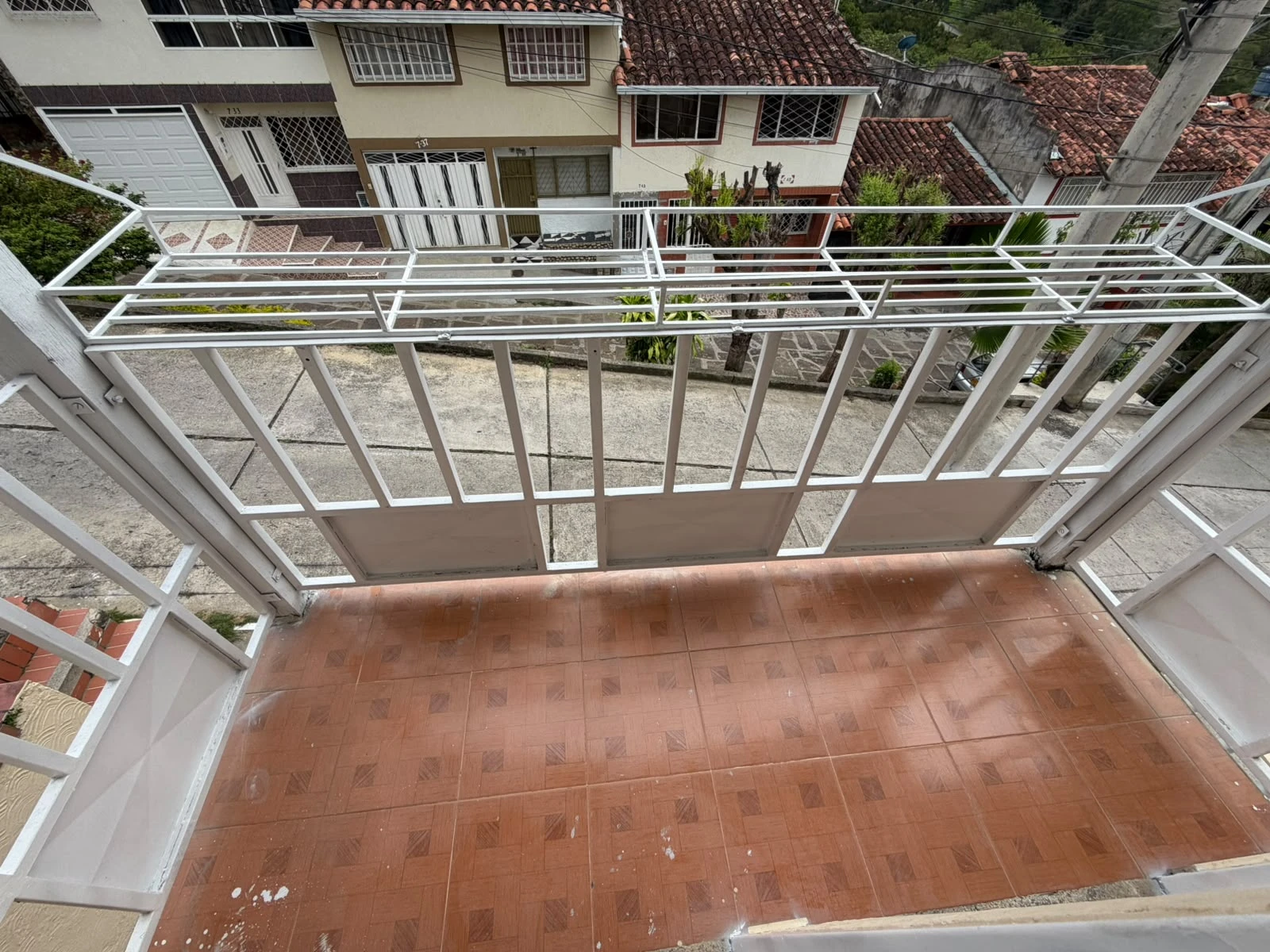 ARRIENDO CASA EN ALTAMIRA - 736