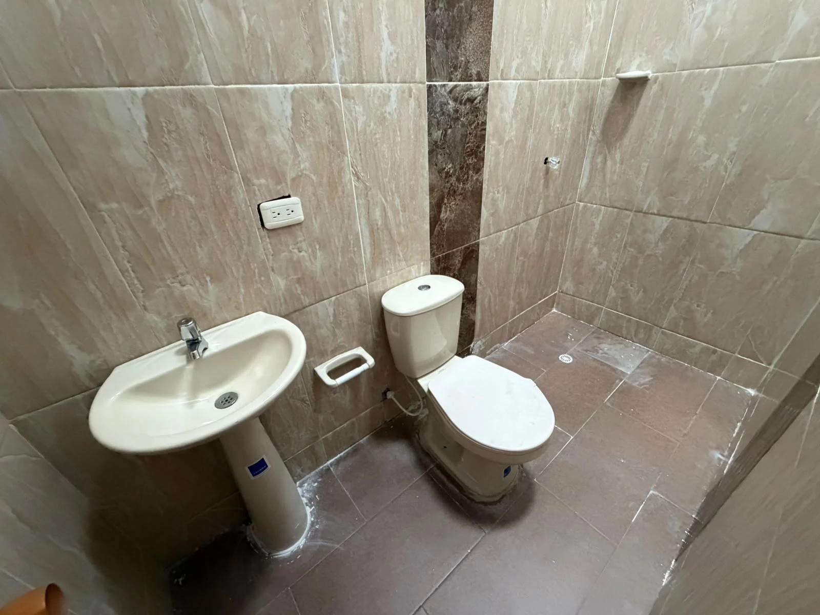 ARRIENDO CASA EN ALTAMIRA - 736