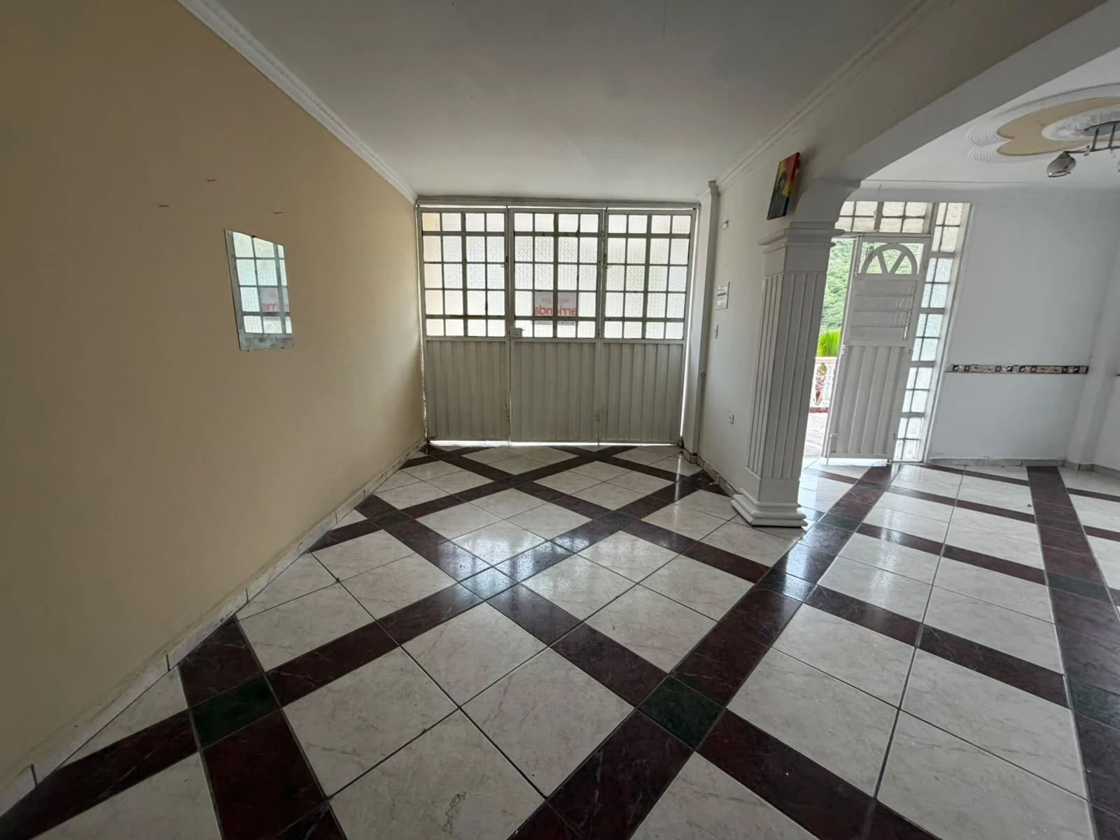 ARRIENDO CASA EN ALTAMIRA - 736