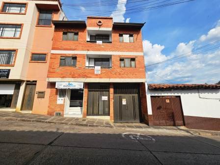 CASA EN ARRIENDO - CENTRO 953677