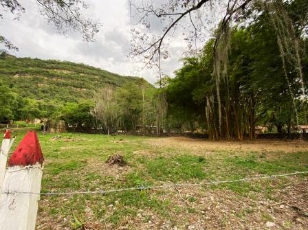 100 MTS DE LA VÍA NACIONAL PC426