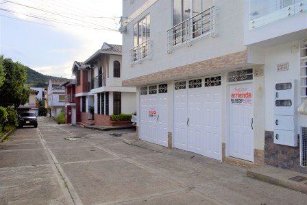 ARRIENDO APARTAMENTO - BELLA ISLA 2B24703