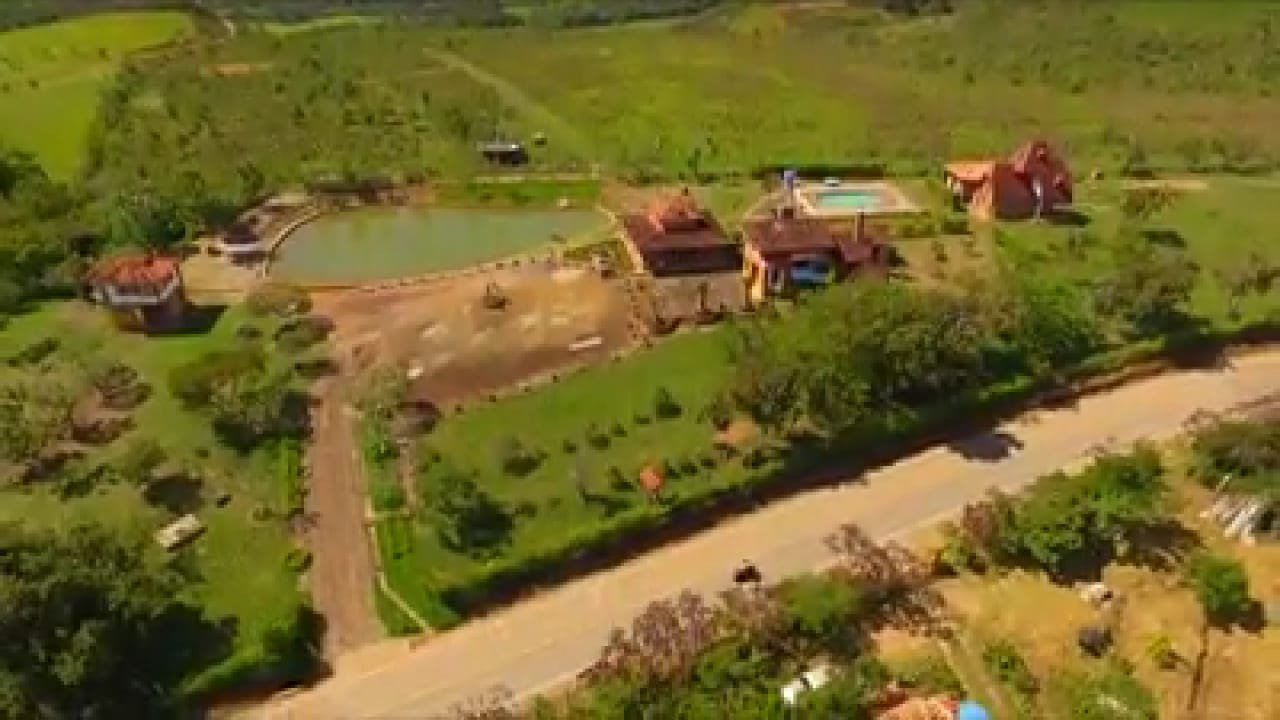 VENTA LOTE CON CABAÑAS - VÍA BARICHARA PC34770