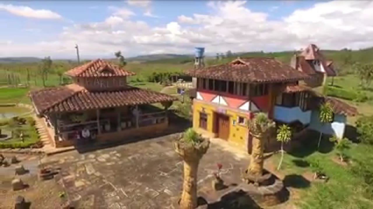 VENTA LOTE CON CABAÑAS - VÍA BARICHARA PC34770