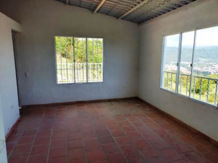 PARCELA CON EXELENTES VISUALES  PCS78