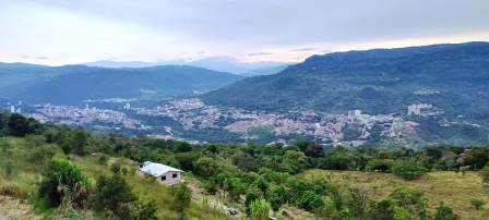 PARCELA CON EXELENTES VISUALES  PCS78